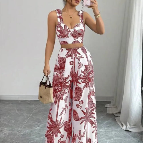 Conjunto de dos piezas formado por top y pantalón