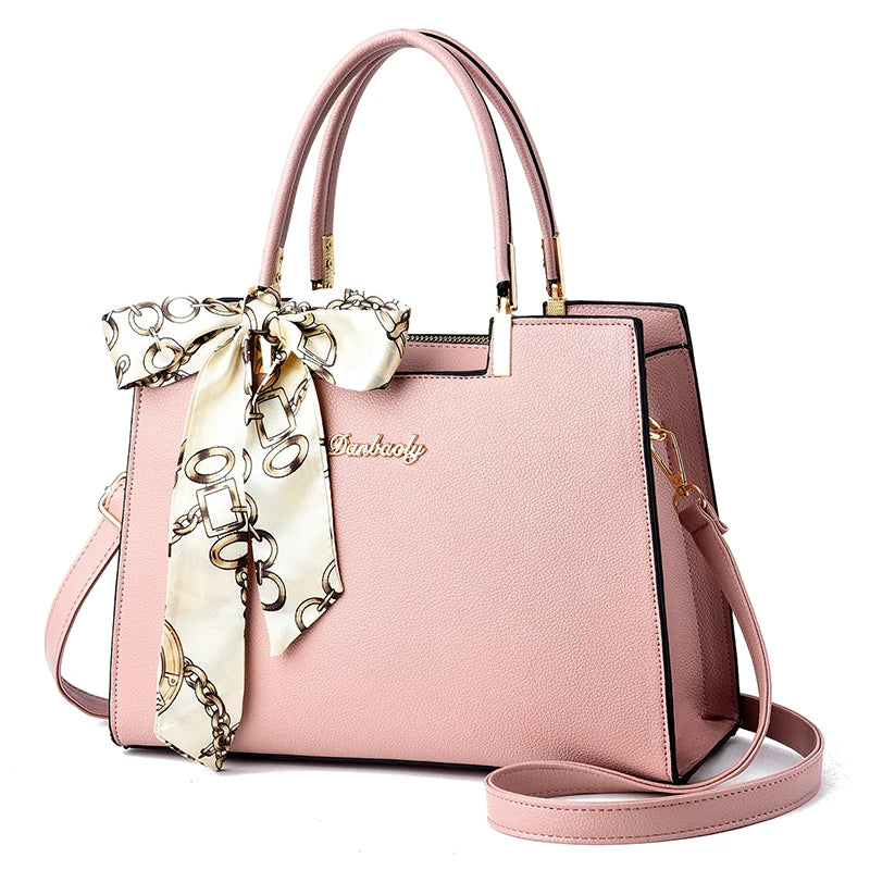LV.GLAM® CARERA DE ALTA CALIDAD CON COLGANTE DE SEDA