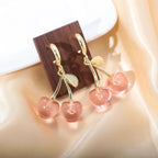 Pendientes elegantes de cereza transparentes y dulces
