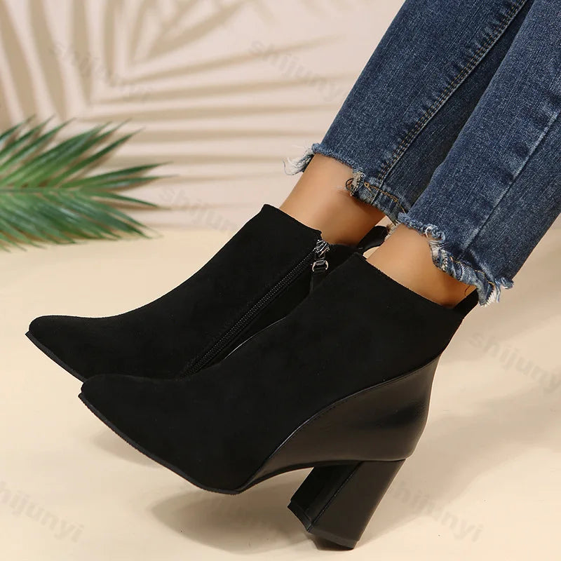 BOTINES CORTOS DE MODA TACON MEDIO