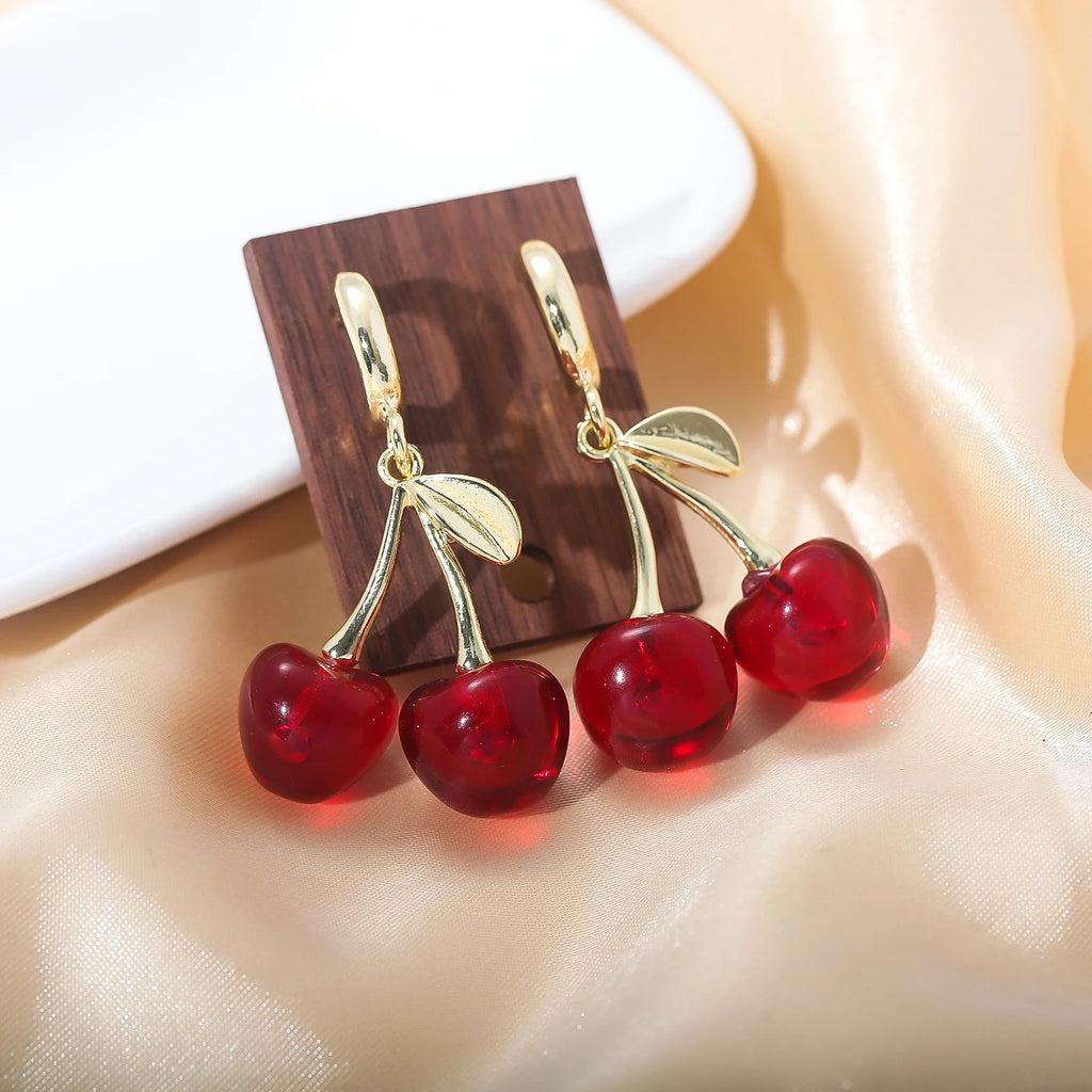 Pendientes elegantes de cereza transparentes y dulces