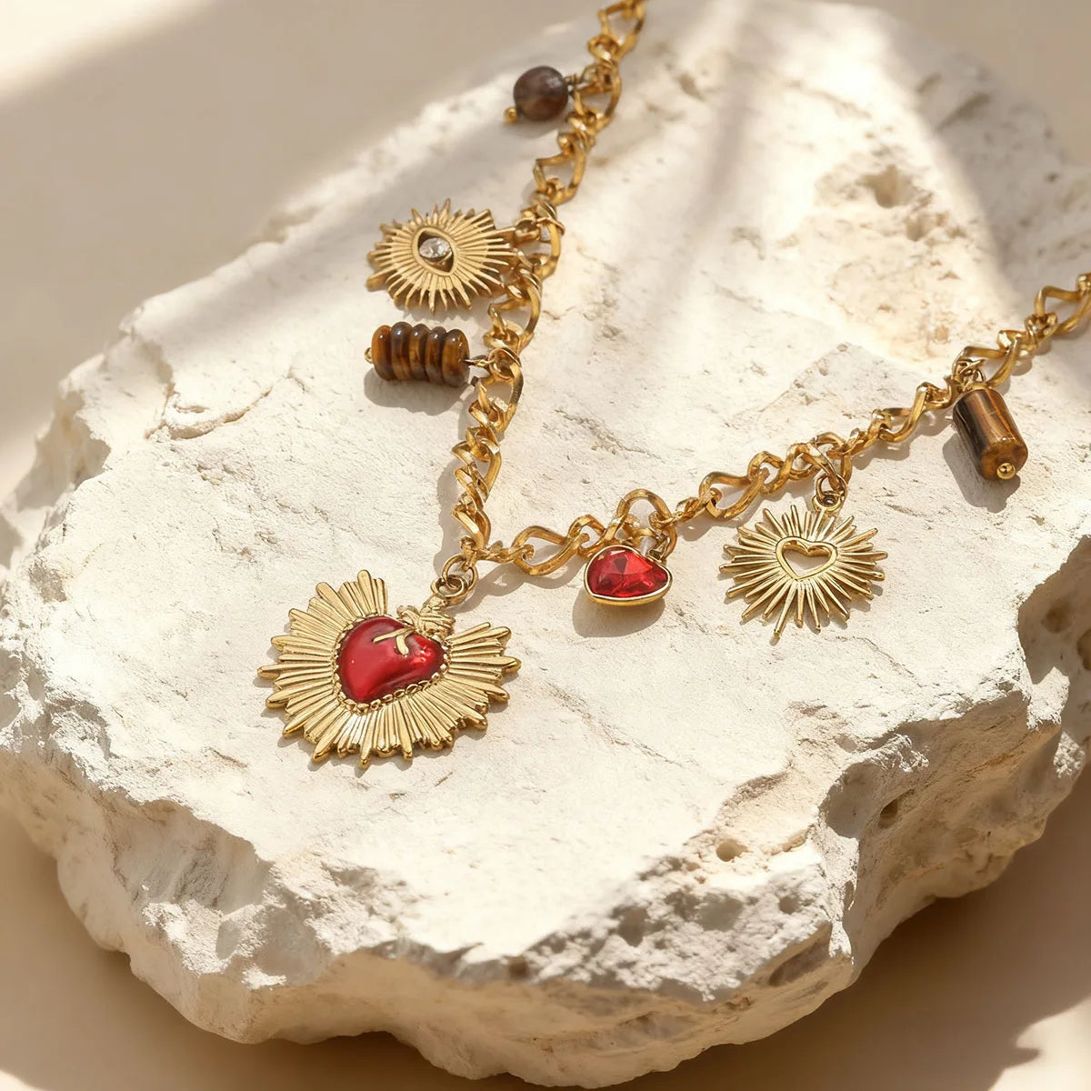 LV.GLAM® COLLAR CON COLGANTES DE CORAZÓN SAGRADO